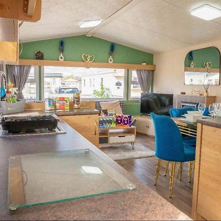 Tattershall Lakes Private Hot Tub Lodge - Sleeps 6 Lincoln Eksteriør bilde