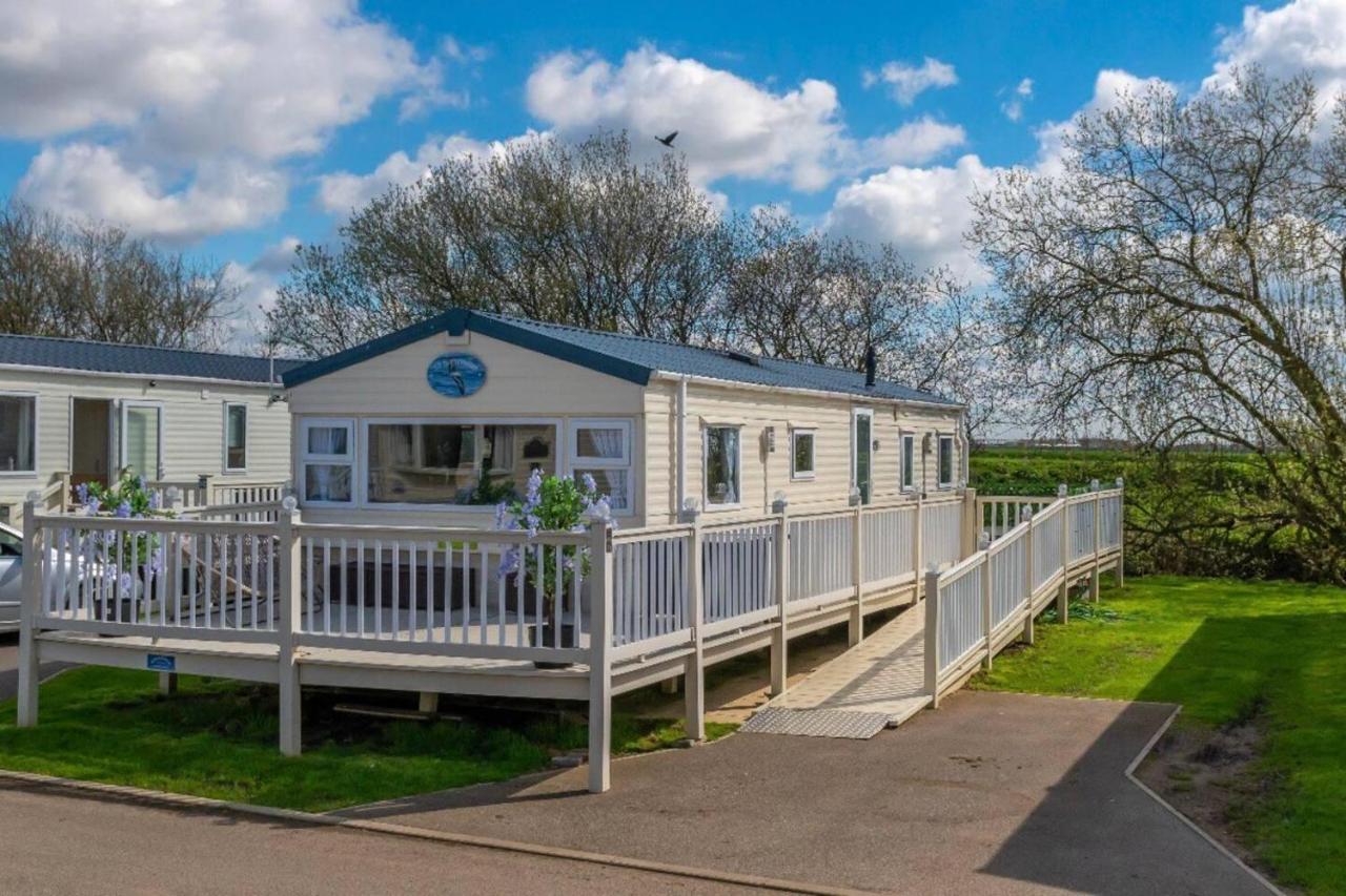 Tattershall Lakes Private Hot Tub Lodge - Sleeps 6 Lincoln Eksteriør bilde