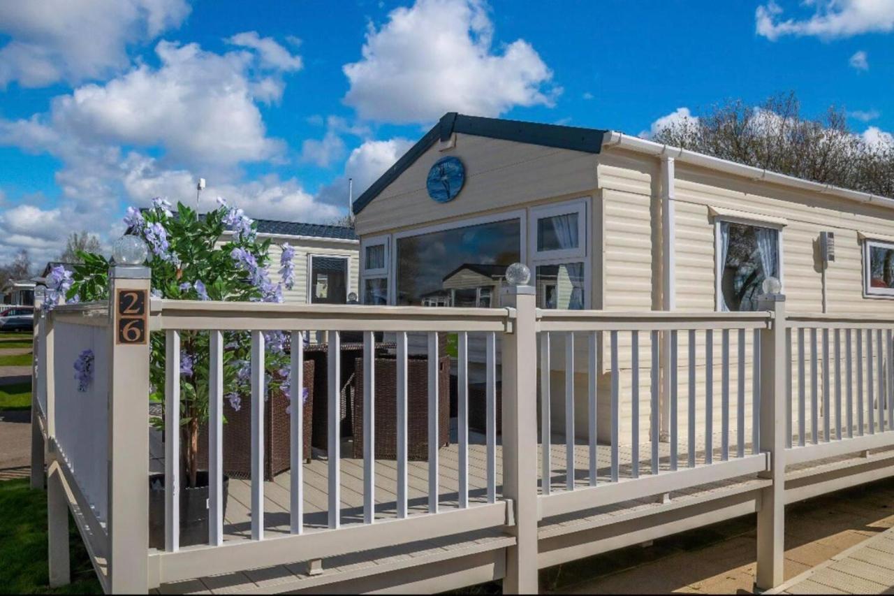 Tattershall Lakes Private Hot Tub Lodge - Sleeps 6 Lincoln Eksteriør bilde