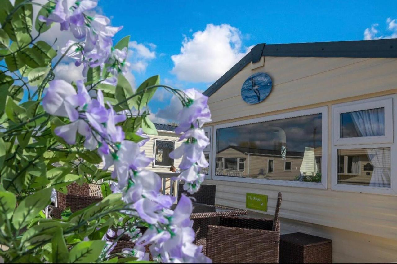 Tattershall Lakes Private Hot Tub Lodge - Sleeps 6 Lincoln Eksteriør bilde